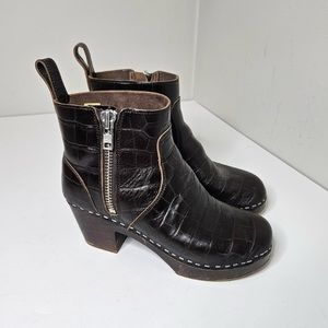 Swedish Hasbeens Zip It Emy Croc Embossed Brown Clogs Booties Ankle Boots 7